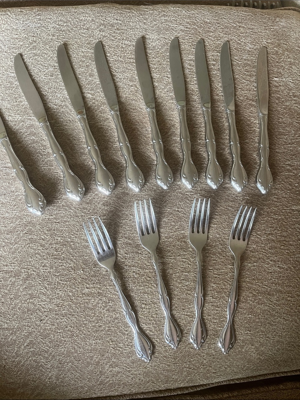Oneida Cantata Stainless Flatware Dinner Forks & Knives